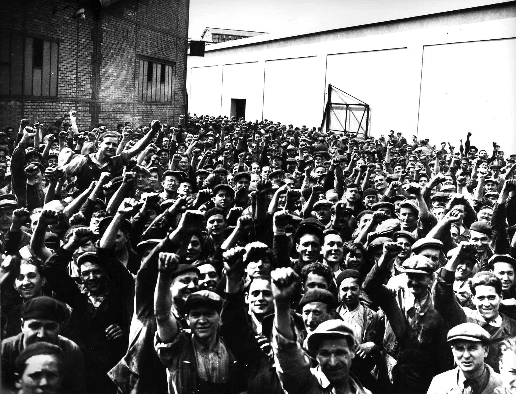 Από την απεργία των εργατών στο εργοστάσιο της Renault το 1936.