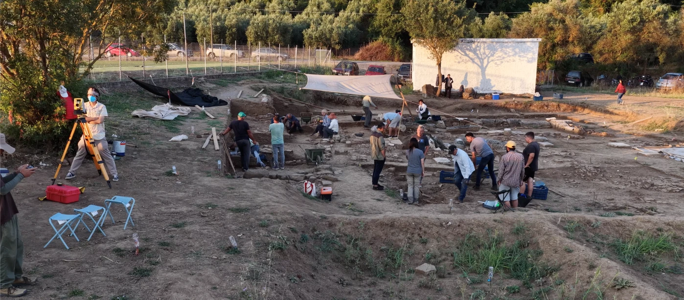 Άποψη των εργασιών στον νότιο τομέα της ανασκαφικής έρευνας. Λήψη από Β.