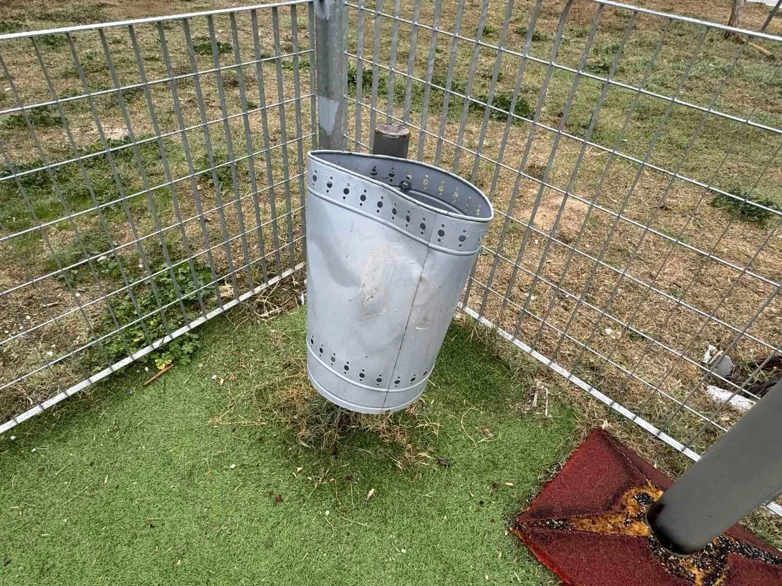 katastrofes-kai-vandalismi-stin-paidiki-chara-tu-mpilliu-ston-lagkada1.jpeg?v=0