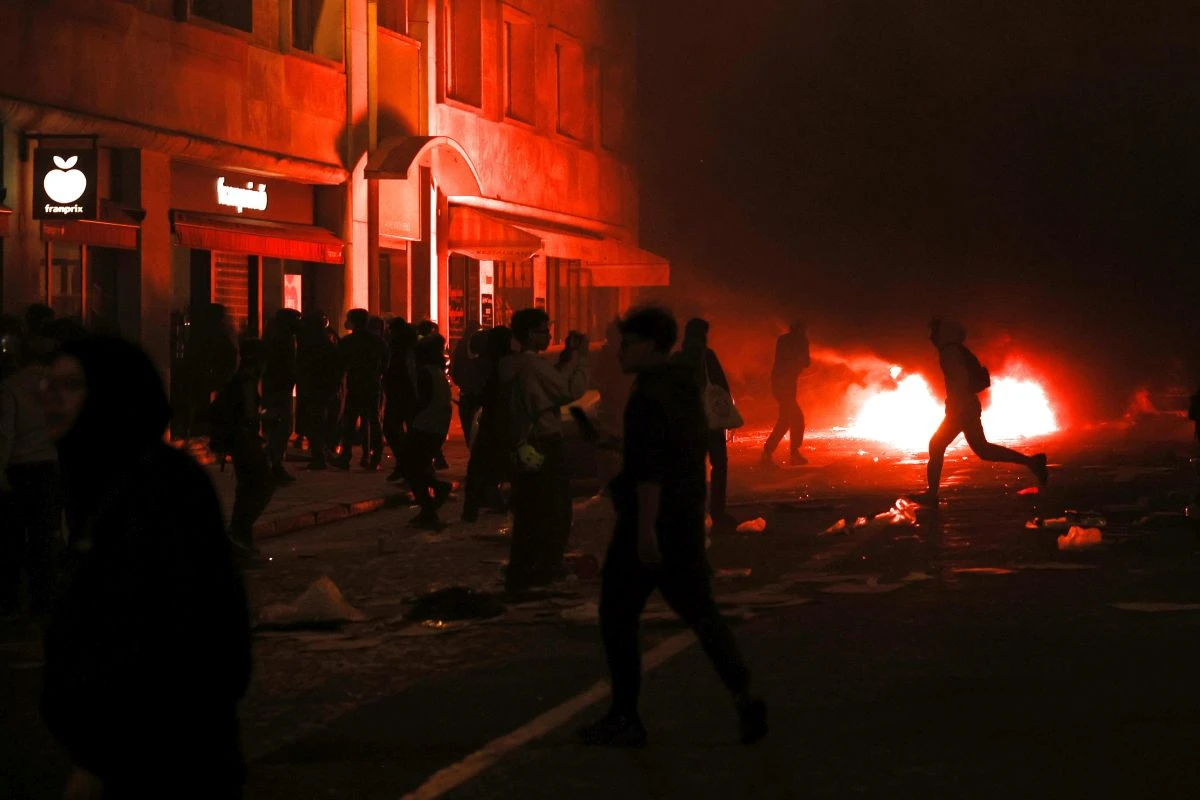 paris-parisi-diadiloseis-epeisodia-oktovrios-2026-330381.jpg?v=0