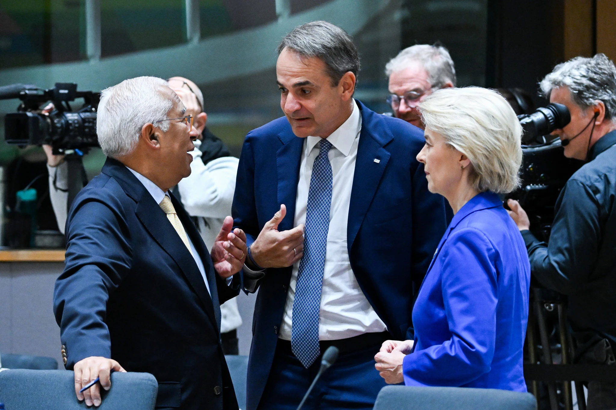 synodos-mitsotakis-costa-oursoula.jpg?v=0