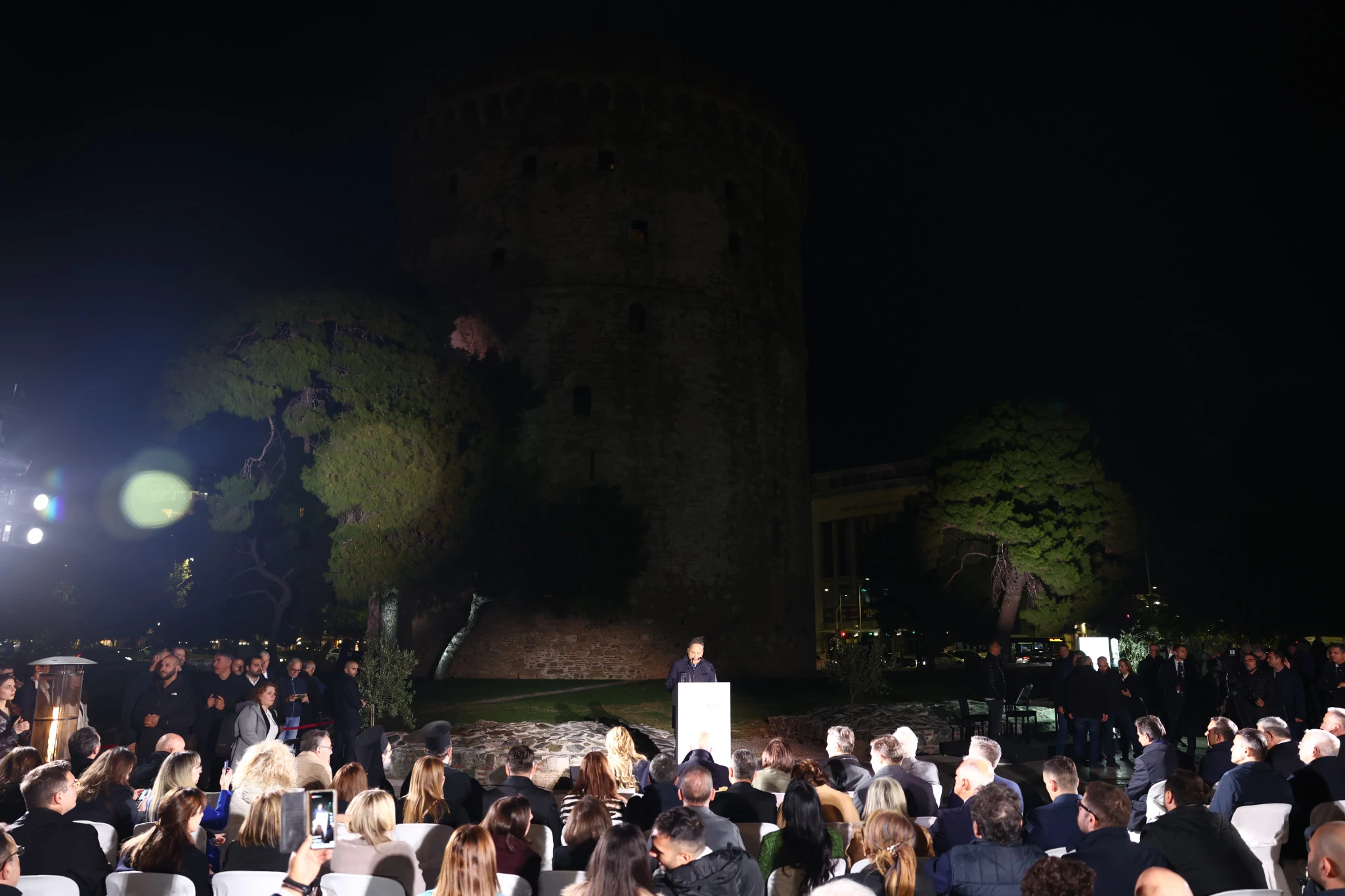 leykos-pyrgos-fos-3.jpg?v=0