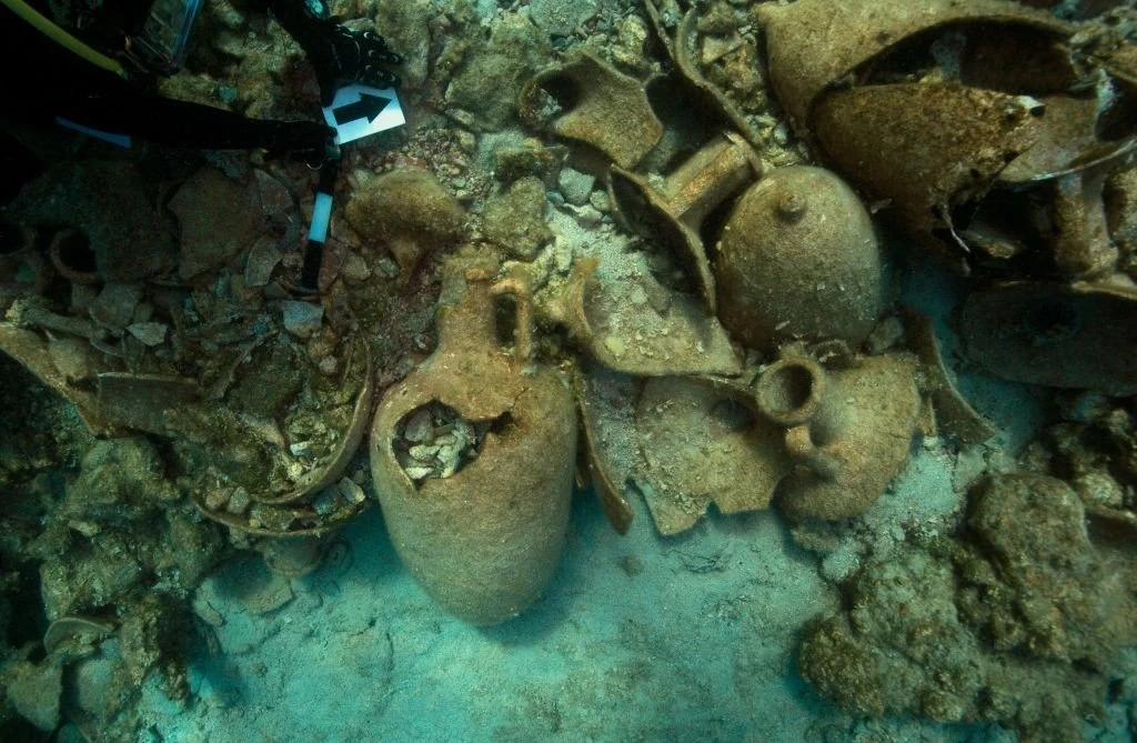 levitha-enalia-nauagio-navagio3.jpg