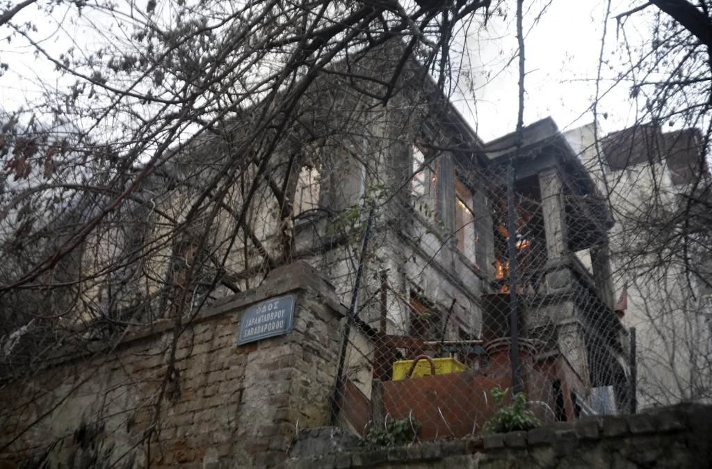libertatia-katalipsi-ktirio-thessaloniki.jpg