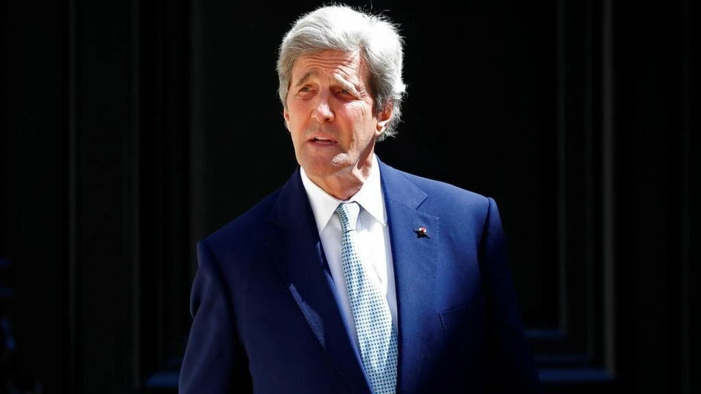 kerry2-m.jpg