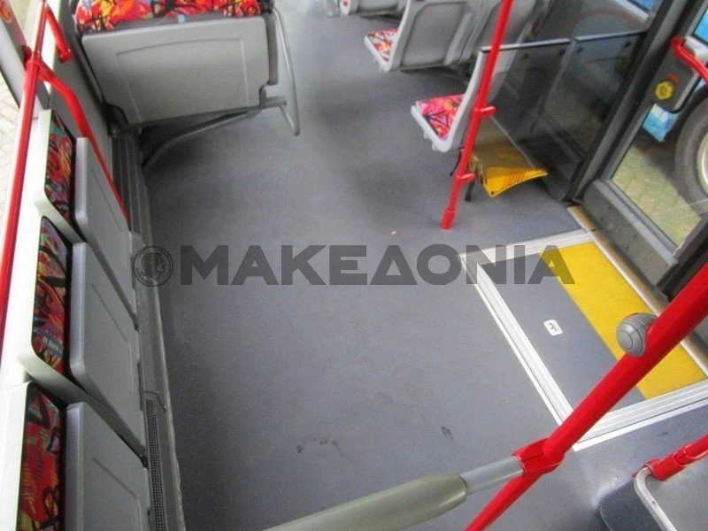 bus1.jpg