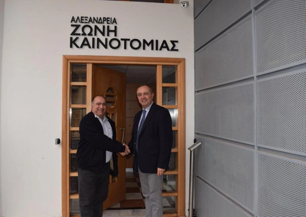 karaoglou-loufakis-azk.jpg