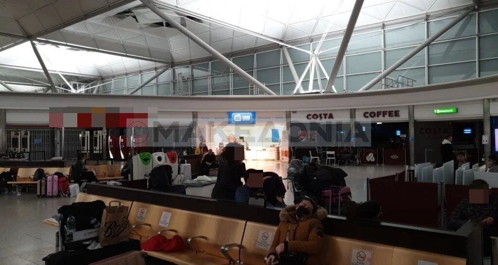 stansted-koronoios-ellines3.jpg