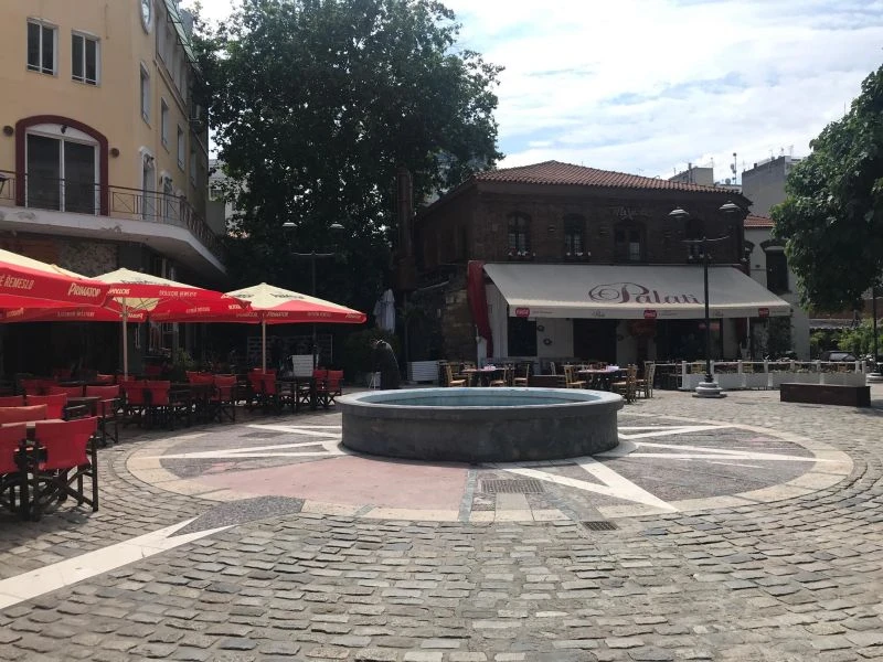 ladadika-kafe3.jpg