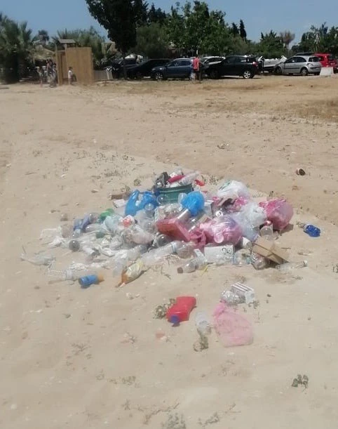 skoupidia-paralia.jpg
