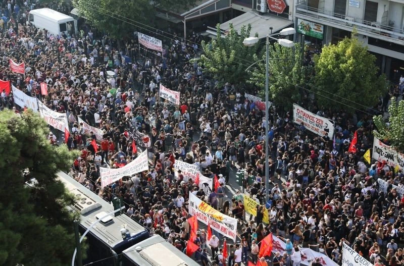 antifasistiki-sygkentrosi-xrysi-avgi1.jpg