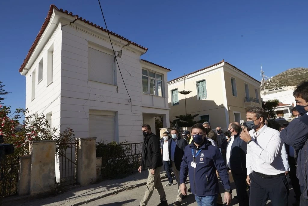 samos-seismos-2020-mitsotakis-xardalias.jpg