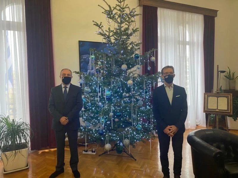 karaoglou-tzikas2.jpg