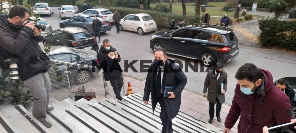 tzitzikostas-petsas2.jpg