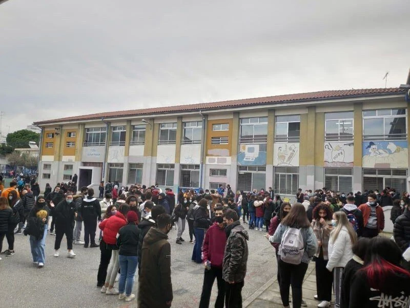 sxoleio-mathites-kordelio.jpg
