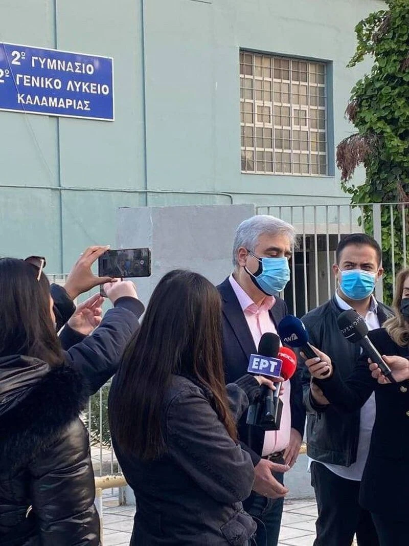 lykeio-epistrofi2-mpaxarakis.jpg