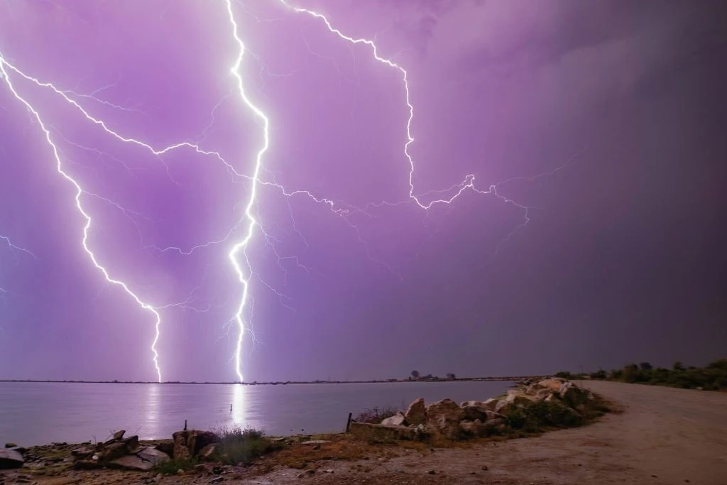 Φώτισαν το Καλοχώρι οι κεραυνοί