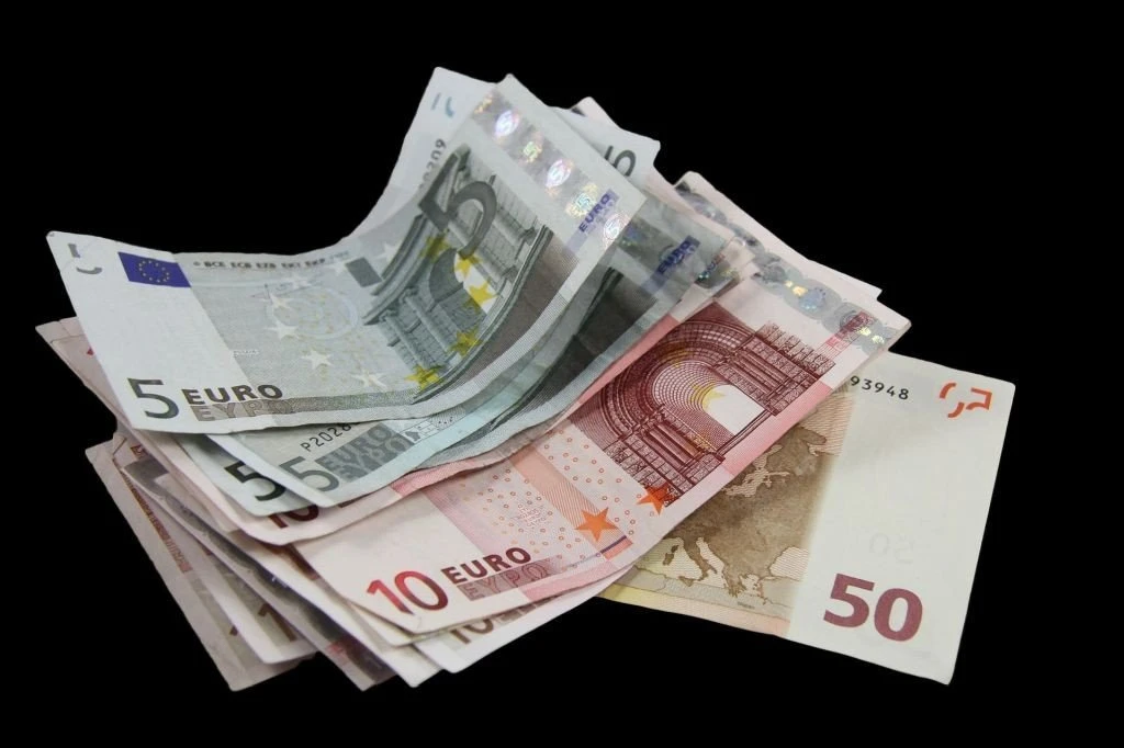 lefta-xrimata-xartonomismata-euro-pentaeuro-dekaeuro-penintaevro.jpg?v=0