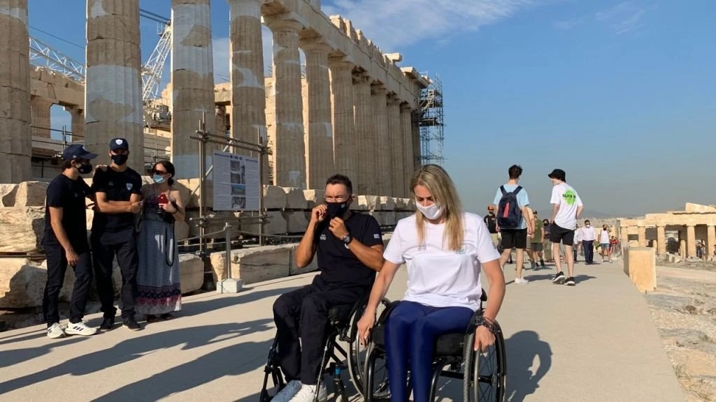 akropoli-parthenonas-amea-paraolympionikes.jpg