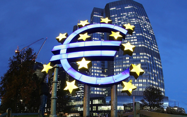 ΕΚΤ: Προτείνει ενιαία τραπεζική αγορά και ασφάλιση καταθέσεων