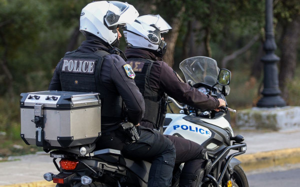 Θεσσαλονίκη: Εξιχνιάστηκαν τέσσερις κλοπές με μέθοδο «εναγκαλισμού» - Ταυτοποιήθηκαν τρεις δράστες