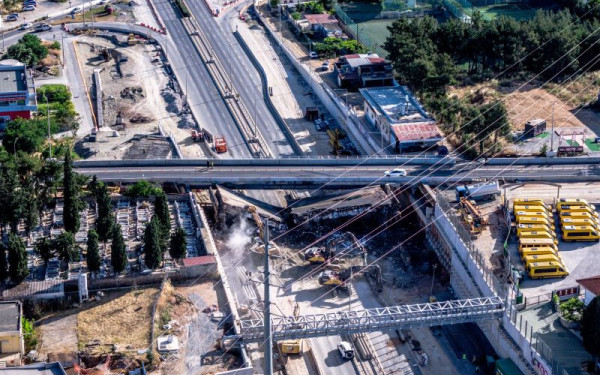 Θεσσαλονίκη - Flyover: Ολοκληρώθηκε η κατεδάφιση του δεύτερου τμήματος της γέφυρας Πανοράματος