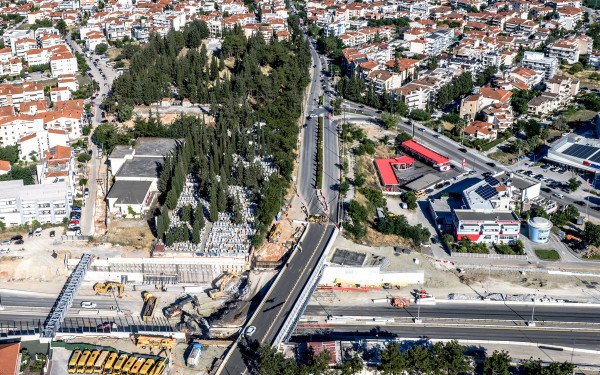 Θεσσαλονίκη - Flyover: Εντυπωσιακές εικόνες και βίντεο από την κατεδάφιση της γέφυρας Πανοράματος - Στην τελική φάση