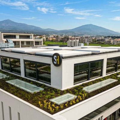 Social House: To νέο roof garden στην Θέρμη, που ήρθε να επαναπροσδιορίσει το casual dining και να προσφέρει μαγευτικά ηλιοβασιλέματα