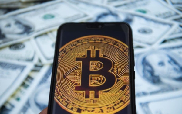 Σε τροχιά εκτόξευσης το Bitcoin: Πιθανόν φέτος να σπάσει το ιστορικό υψηλό των $73.700