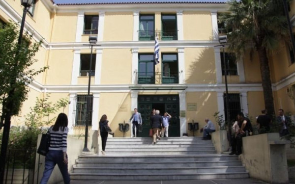 Νέα Σμύρνη: Στον Εισαγγελέα οι τέσσερις ανήλικοι για τον ξυλοδαρμό και το μαχαίρωμα 15χρονου 