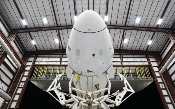 SpaceX: Ετοιμάζεται η πρώτη διαστημική αποστολή με μία ομάδα αστρο-τουριστών (Φωτ.)