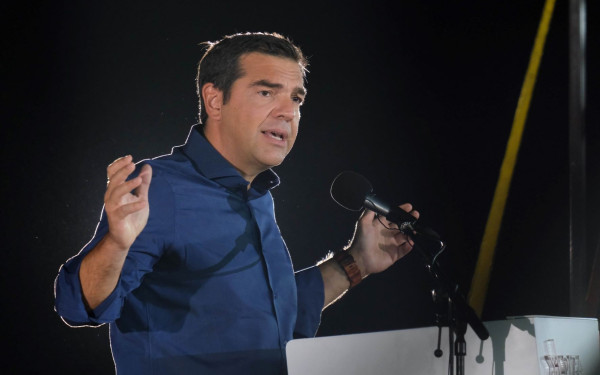 Α. Τσίπρας: Ένα δημόσιο σχολείο έχει καταληφθεί από ομάδες νεοναζί και το υπουργείο Παιδείας νίπτει τας χείρας του