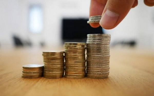 Άνοδος στις αποδόσεις των ομολόγων και στα επιτόκια των εντόκων γραμματίων