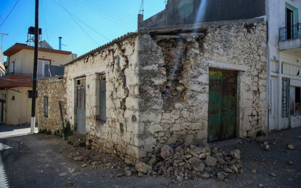 Κρήτη: Επιδεινώθηκε η κατάσταση στο Αρκαλοχώρι - Νέες καταρρεύσεις σε κτίσματα που είχαν υποστεί ζημιές (Φωτ.)