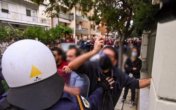 Επεισόδια στα ΕΠΑΛ Σταυρούπολης: Παρέμβαση εισαγγελέα ζητά το υπ. Παιδείας - Έξι συλλήψεις, 40 προσαγωγές, δύο τραυματίες (Βίντεο-Φωτ.)