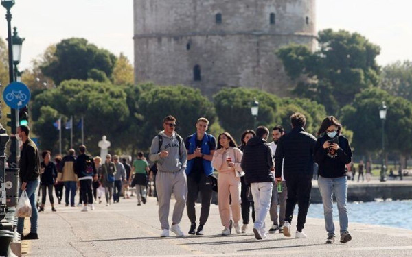 Οι "κόκκινες περιοχές" στη Βόρεια Ελλάδα και τα νέα περιοριστικά μέτρα - Ανησυχία για τα παιδιά