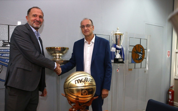 Μπάσκετ: Η ΕΟΚ υποδέχτηκε το... NBA στην Αθήνα