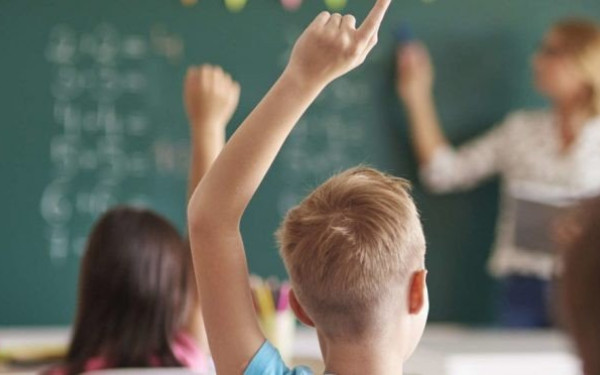 Οι μαθητές της Ελλάδας βάζουν στόχο να σπουδάσουν αναμένοντας... πενιχρούς μισθούς