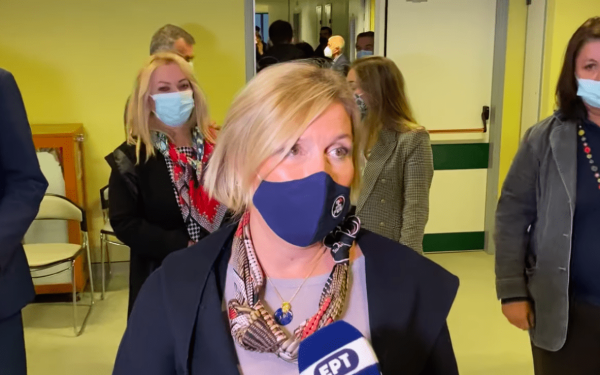 Η Γκάγκα στο νοσοκομείο Κατερίνης: Μας φοβίζει η χαμηλή εμβολιαστική κάλυψη στο νομό 