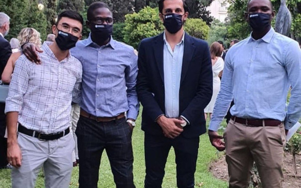 Οι ασυνόδευτοι που έγιναν «μέντορες» και καθοδηγούν μικρά παιδιά στην Ελλάδα (φωτ.)