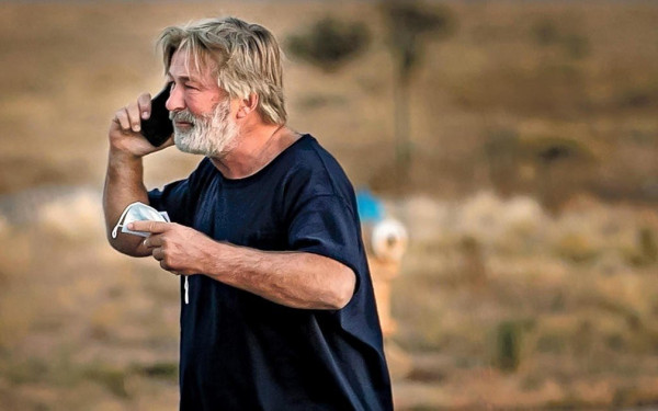 Η κατάρρευση του Άλεκ Μπάλντουιν μετά τον φόνο στα γυρίσματα (φωτ.)