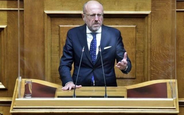 Θεσσαλονίκη: Ταυτοποιήθηκαν τρία άτομα για τα συνθήματα στο πολιτικό γραφείο του Δημ. Βαρτζόπουλου