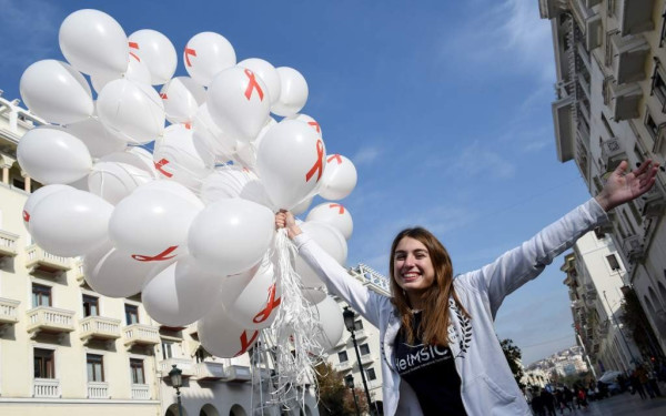 Εκδηλώσεις στην πλατεία Αριστοτέλους για το AIDS (φωτογραφίες)