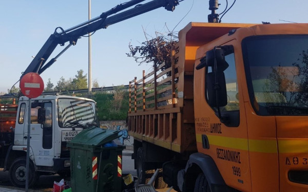 Εργαζόμενοι του δήμου Θεσσαλονίκης ζητούν μέσα προστασίας για να εργαστούν