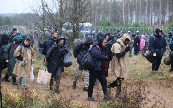 Πολιτικός σεισμός στην Πολωνία:  Η κυβέρνηση κατηγορείται ότι "πουλούσε" βίζες σε μετανάστες