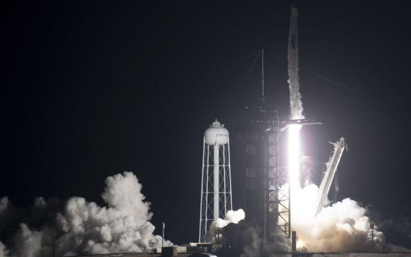 SpaceX: Απογειώθηκε με τέσσερις αστροναύτες με προορισμό τον Διεθνή Διαστημικό Σταθμό