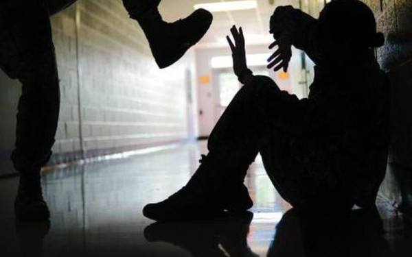 Πέλλα: Θύμα bullying 14χρονος - Συμμαθητής του έσβησε τσιγάρο στο μάγουλο του