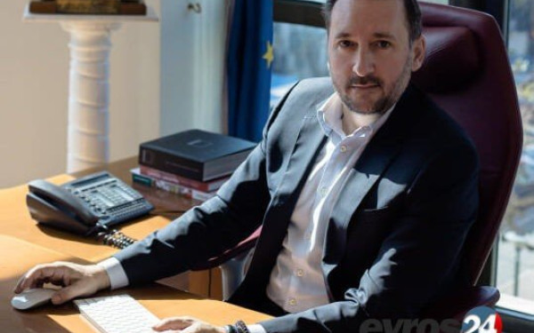 Αλεξανδρούπολη: SOS του δημάρχου - Ζητά μπλόκα για την κυκλοφορία διακινητών στο αντίθετο ρεύμα της Εγνατίας