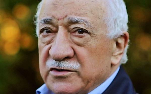 «Θρίλερ» με αναφορές για τη ζωή του αντιπάλου του Ερντογάν, Φ. Γκιουλέν (βίντεο)