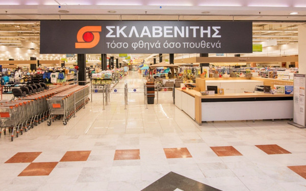 Ο Σκλαβενίτης αναγνωρίζει σε όλους τους εργαζόμενους τις τριετίες τους και αυξάνει τους μισθούς